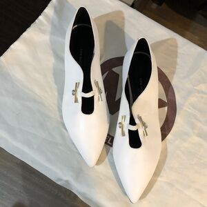 Nine West White Pointed-Toe Mary Jane Flats NEW Gold Accents, leather uppers